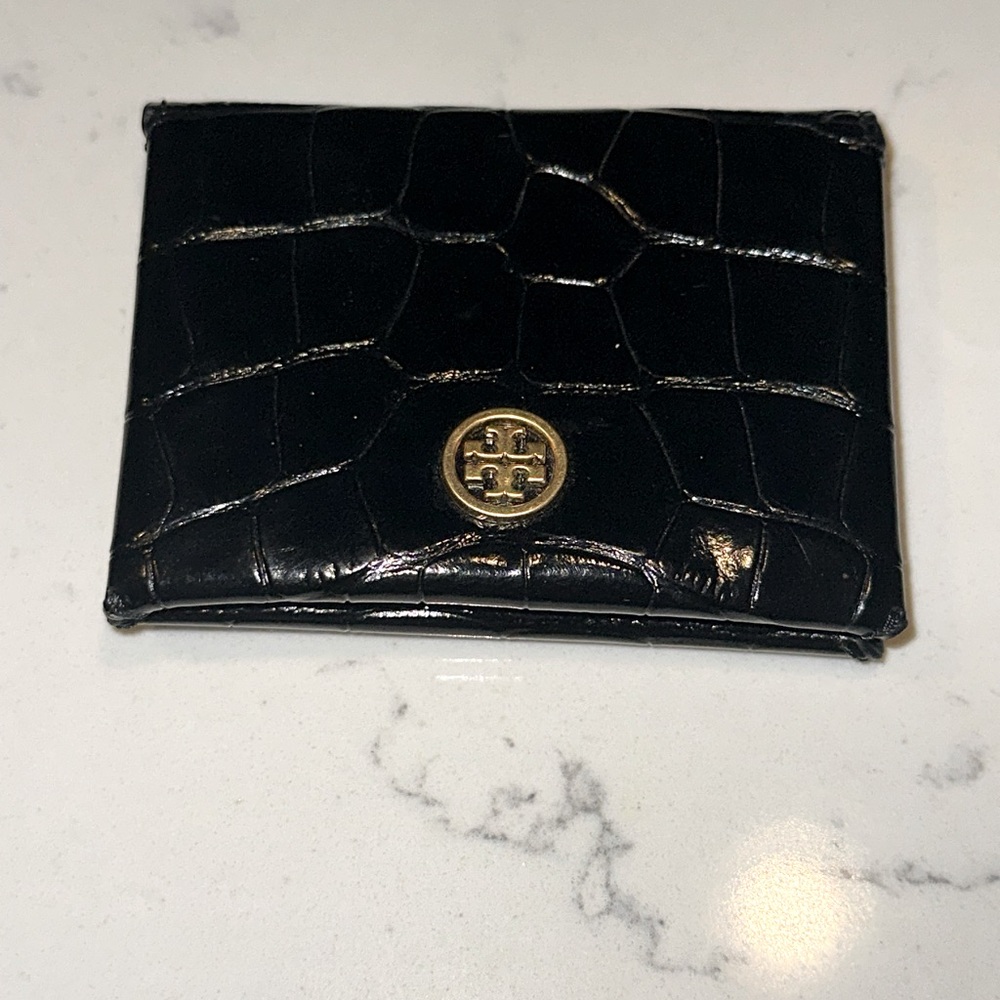 Tory Burch crocodile stamped leather card holder in black with gold hardware